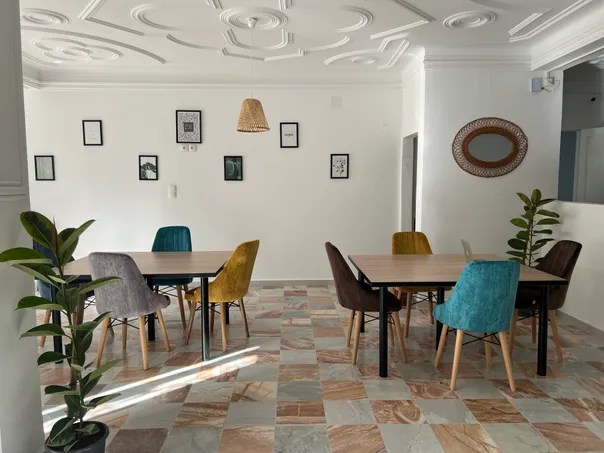 Vue d'ensemble des espaces My Dare coworking à Dély Ibrahim